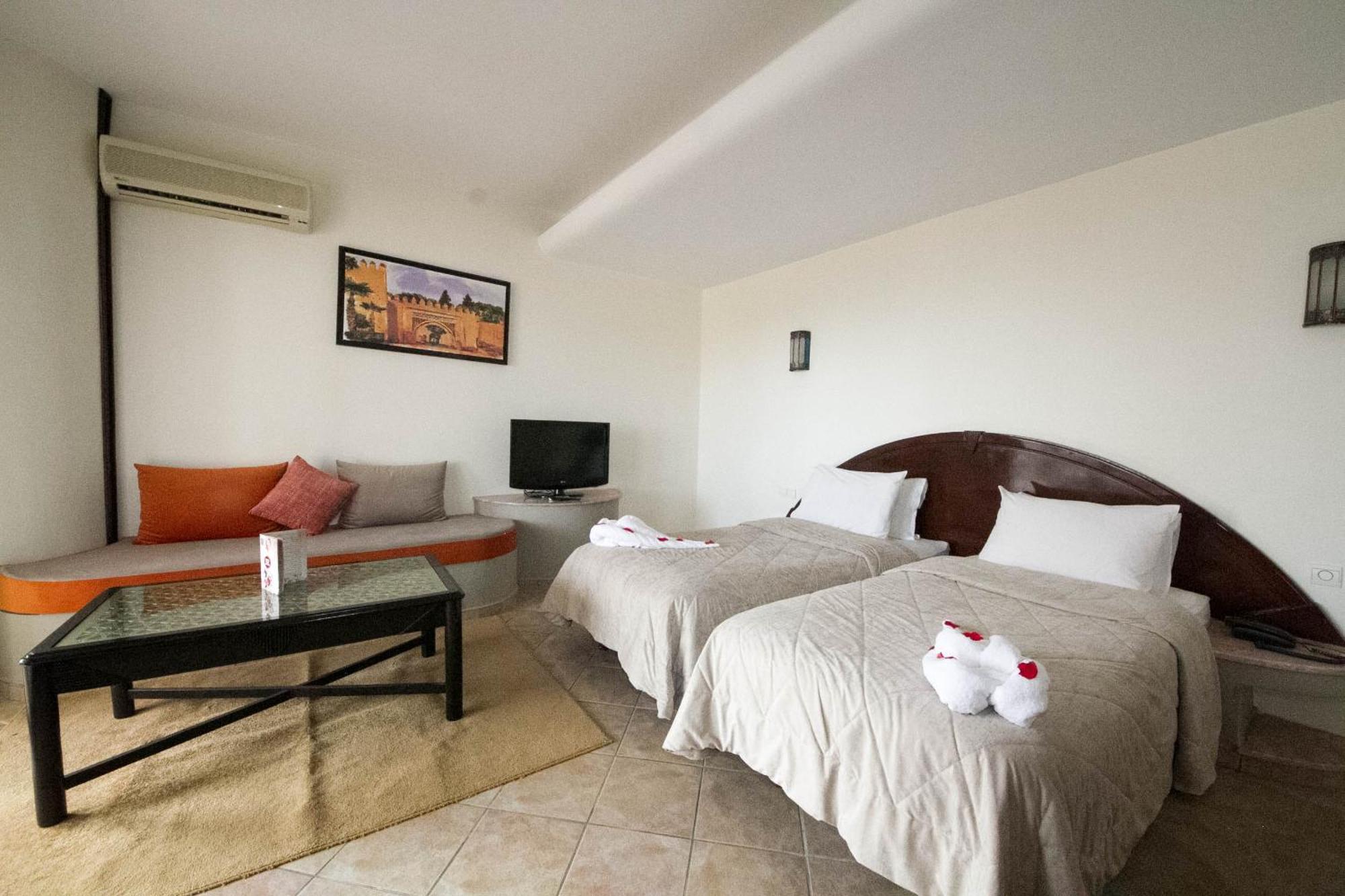 Intouriste Aparthotel 4*