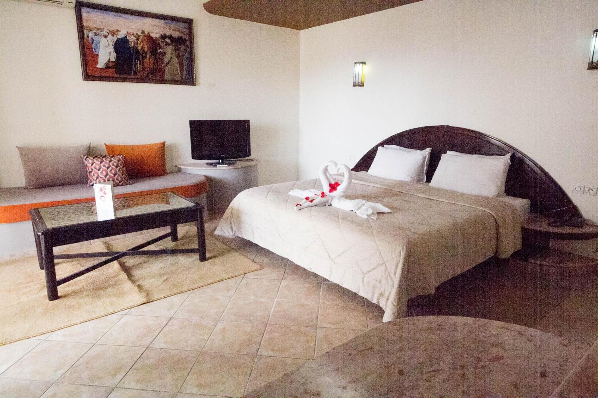 Intouriste Aparthotel 4*